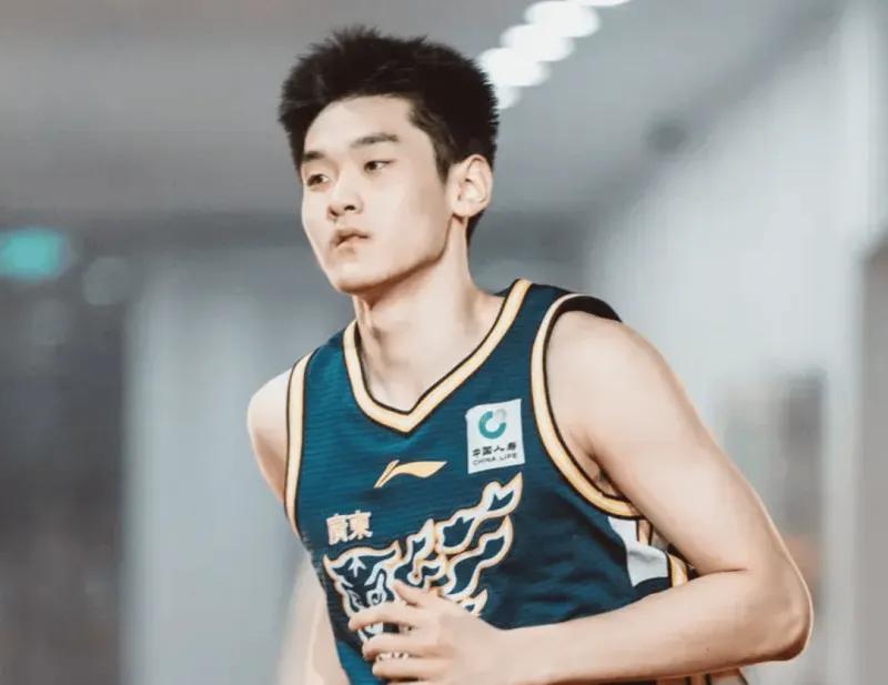 九游APP下载-杜锋看明白了吗?陈家政稳输出,王洪泽完美策应,黄明依周鹏雏形